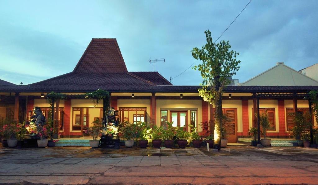 Maharani Guest House Yogyakarta Eksteriør billede